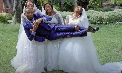 Viral News: చిన్నప్పుడు అన్నీ పంచుకున్నారట.. పెద్దయ్యాక భర్తను కూడా..