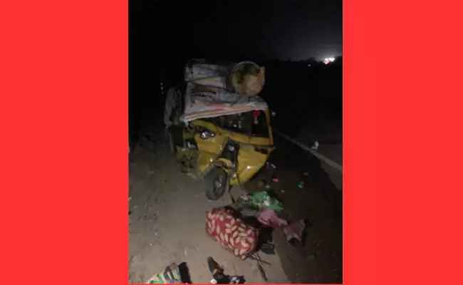 Warangal: ఘోర రోడ్డు ప్రమాదం.. ఆటోను ఢీకొట్టిన డీసిఎం వ్యాన్.. నలుగురు చిన్నారులు మృతి.. Warangal: ఘోర రోడ్డు ప్రమాదం.. ఆటోను ఢీకొట్టిన డీసిఎం వ్యాన్.. నలుగురు చిన్నారులు మృతి..