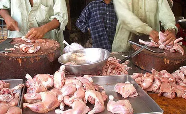 chicken price : భారీగాపెరిగిన చికెన్ ధరలు.. 20 రోజుల్లోనే రూ. 100