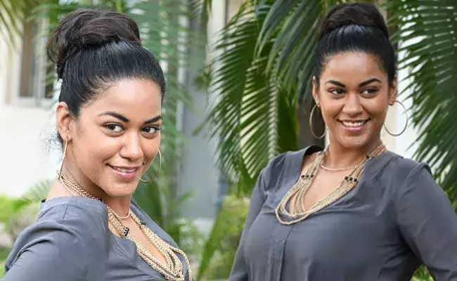 Mumaith Khan : బిగ్బాస్ నాన్స్టాప్ ... ముమైత్ఖాన్ ఎలిమినేట్ Mumaith Khan : బిగ్బాస్ నాన్స్టాప్ ... ముమైత్ఖాన్ ఎలిమినేట్