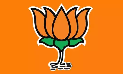 Telangana Assembly :  బీజేపీ ఎమ్మెల్యేలపై సస్పెన్షన్ వేటు Telangana Assembly :  బీజేపీ ఎమ్మెల్యేలపై సస్పెన్షన్ వేటు