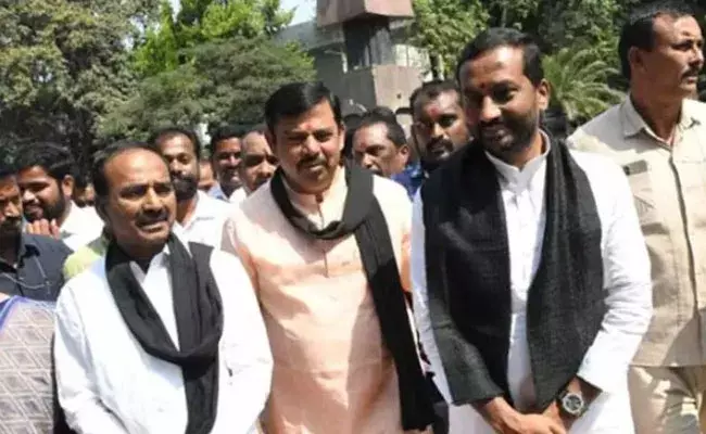 BJP MLAs: తెలంగాణ చరిత్రలో ఇవాళ ప్రజాస్వామ్యానికి చీకటి రోజు: బీజేపీ ఎమ్మెల్యేలు BJP MLAs: తెలంగాణ చరిత్రలో ఇవాళ ప్రజాస్వామ్యానికి చీకటి రోజు: బీజేపీ ఎమ్మెల్యేలు