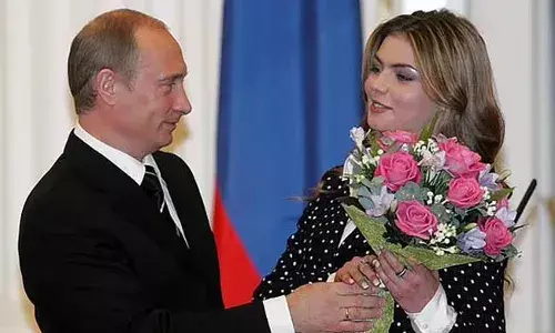 Vladmir Putin :  ప్రేయసిని రహస్యంగా దాచిపెట్టిన పుతిన్.. ఇంతకీ ఎవరీ అలీనా కబుయేవా?