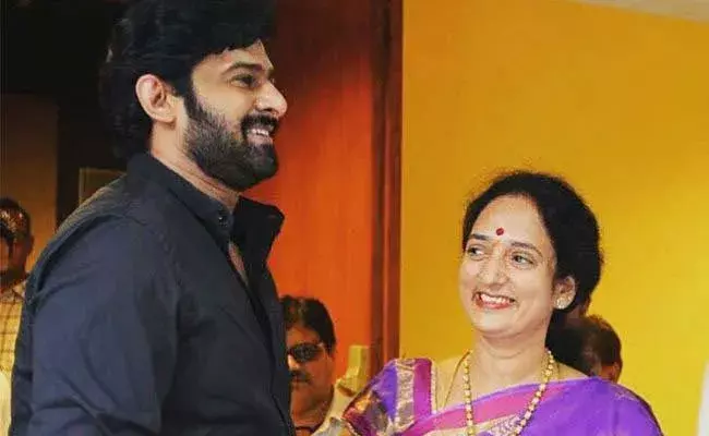 Prabhas Marriage : ప్రభాస్ ప్రేమ పెళ్లి చేసుకున్నా మాకు ఓకే : కృష్ణంరాజు సతీమణి Prabhas Marriage : ప్రభాస్ ప్రేమ పెళ్లి చేసుకున్నా మాకు ఓకే : కృష్ణంరాజు సతీమణి