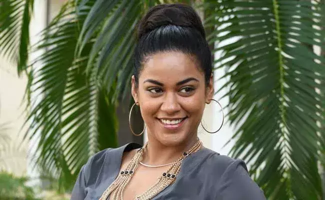 Mumaith Khan : బిగ్బాస్ నాన్స్టాప్ : వారానికి  ముమైత్ఖాన్ రెమ్యునరేషన్ ఎంతంటే...! Mumaith Khan : బిగ్బాస్ నాన్స్టాప్ : వారానికి  ముమైత్ఖాన్ రెమ్యునరేషన్ ఎంతంటే...!