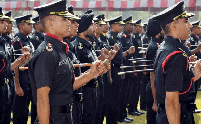 Indian Army: ఇంజనీరీంగ్ అర్హతతో ఇండియన్ ఆర్మీలో ఉద్యోగాలు.. జీతం రూ. 56,100 Indian Army: ఇంజనీరీంగ్ అర్హతతో ఇండియన్ ఆర్మీలో ఉద్యోగాలు.. జీతం రూ. 56,100