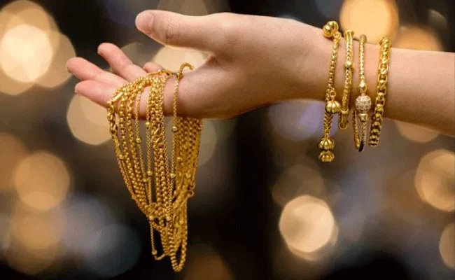 Gold Price Today: బంగారం కొనేవారికి ఇదే మంచి అవకాశం.. ధరలు భారీగా..