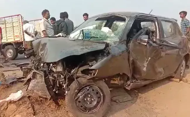 Krishna District: కృష్ణా జిల్లాలో ఘోర రోడ్డు ప్రమాదం.. అయిదుగురి ప్రాణం తీసిన అతివేగం.. Krishna District: కృష్ణా జిల్లాలో ఘోర రోడ్డు ప్రమాదం.. అయిదుగురి ప్రాణం తీసిన అతివేగం..