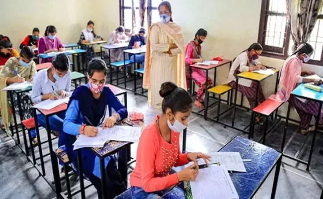 Telangana Exams: ఇంటర్మీడియెట్‌, టెన్త్‌ పరీక్షల కొత్త షెడ్యూల్ విడుదల..