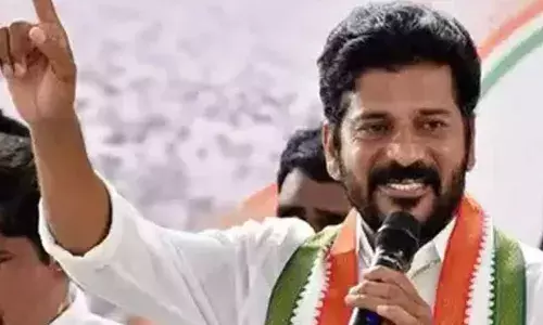 Revanth Reddy: రేవంత్ రెడ్డిపై పోలీసులకు ఫిర్యాదు చేసిన భజరంగ్ దళ్ కార్యకర్తలు.. Revanth Reddy: రేవంత్ రెడ్డిపై పోలీసులకు ఫిర్యాదు చేసిన భజరంగ్ దళ్ కార్యకర్తలు..