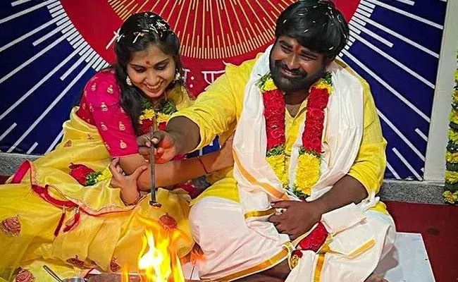 Bumchik Babloo Mayaa: రహస్యంగా యూట్యూబర్ పెళ్లి.. ఆర్య సమాజ్లో.. Bumchik Babloo Mayaa: రహస్యంగా యూట్యూబర్ పెళ్లి.. ఆర్య సమాజ్లో..