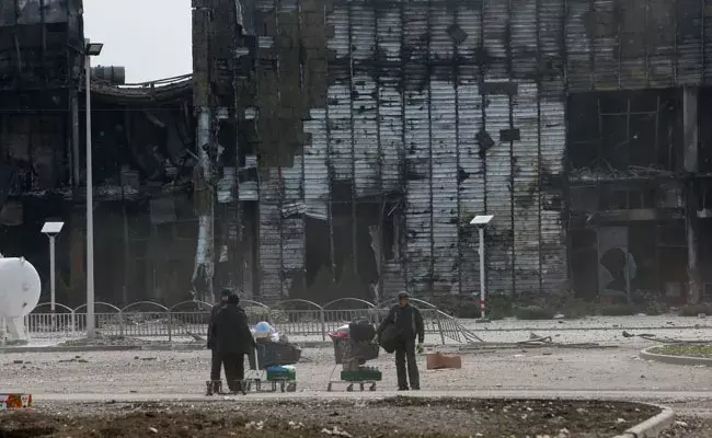 Mariupol: శ్మశాన వాటికగా మారిన ఉక్రెయిన్ టూరిస్ట్ ప్లేస్ మరియుపోల్.. Mariupol: శ్మశాన వాటికగా మారిన ఉక్రెయిన్ టూరిస్ట్ ప్లేస్ మరియుపోల్..