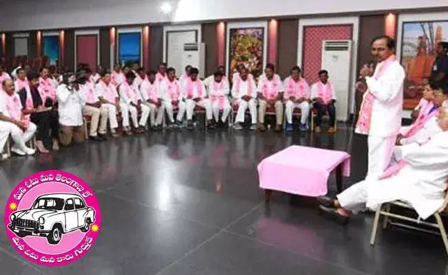 TRSLP Meeting: మీటింగ్లో కేసీఆర్ సంచలన నిర్ణయం.. రాష్ట్రవ్యాప్తంగా ధర్నాలు, నిరసనలు.. TRSLP Meeting: మీటింగ్లో కేసీఆర్ సంచలన నిర్ణయం.. రాష్ట్రవ్యాప్తంగా ధర్నాలు, నిరసనలు..