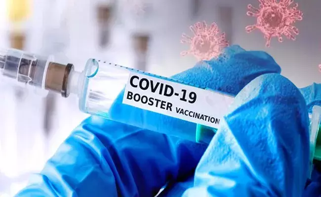 Corona Booster Dose: వారికి కూడా కరోనా బూస్టర్ డోస్ ఇవ్వాలనుకుంటున్న కేంద్రం.. Corona Booster Dose: వారికి కూడా కరోనా బూస్టర్ డోస్ ఇవ్వాలనుకుంటున్న కేంద్రం..