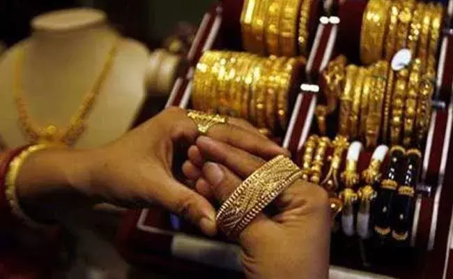 Gold and Silver Rates Today : గుడ్ న్యూస్.. భారీగా తగ్గుముఖం పట్టిన బంగారం, వెండి ధరలు..!