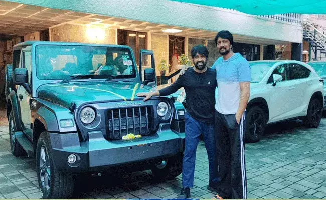 కొరియోగ్రాఫర్ జానీ మాస్టర్ కి కారు గిప్ట్ ఇచ్చిన స్టార్ హీరో కొరియోగ్రాఫర్ జానీ మాస్టర్ కి కారు గిప్ట్ ఇచ్చిన స్టార్ హీరో