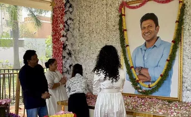 Ram Gopal Varma : పునీత్ లేడన్న నిజాన్ని ఇప్పటికి నమ్మలేకపోతున్నా : ఆర్జీవీ Ram Gopal Varma : పునీత్ లేడన్న నిజాన్ని ఇప్పటికి నమ్మలేకపోతున్నా : ఆర్జీవీ