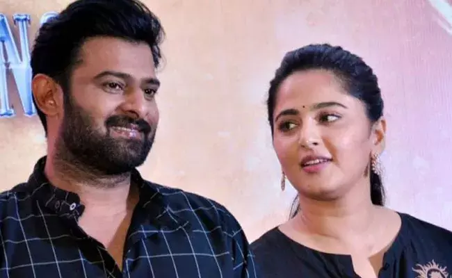 Prabhas: తెరపైకి ప్రభాస్, అనుష్క.. మరోసారి హీరోహీరోయిన్లుగా.. Prabhas: తెరపైకి ప్రభాస్, అనుష్క.. మరోసారి హీరోహీరోయిన్లుగా..