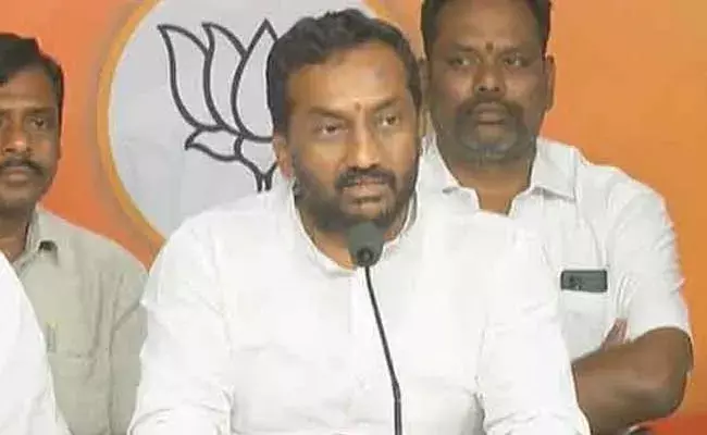 Raghunandan Rao :జరిగిన ఘటనకు బాధ్యత వహించి సీఎం, డీజీపీ క్షమాపణ చెప్పాలి : రఘునందన్ రావు Raghunandan Rao :జరిగిన ఘటనకు బాధ్యత వహించి సీఎం, డీజీపీ క్షమాపణ చెప్పాలి : రఘునందన్ రావు
