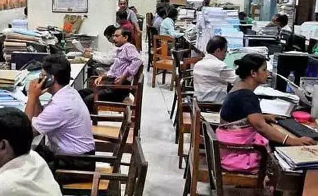 AP Salaries : ఏపీ ఉద్యోగులకు అందని జీతాలు.. ఐదో తారీఖు దాకా వేచిచూడక తప్పదా..? AP Salaries : ఏపీ ఉద్యోగులకు అందని జీతాలు.. ఐదో తారీఖు దాకా వేచిచూడక తప్పదా..?