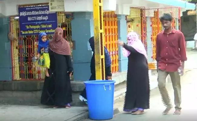 Muslims Ugadi : వెంకన్న దర్శనం కోసం తరలివస్తున్న ముస్లింలు.. ఉగాది రోజున దర్శించుకుంటే Muslims Ugadi : వెంకన్న దర్శనం కోసం తరలివస్తున్న ముస్లింలు.. ఉగాది రోజున దర్శించుకుంటే