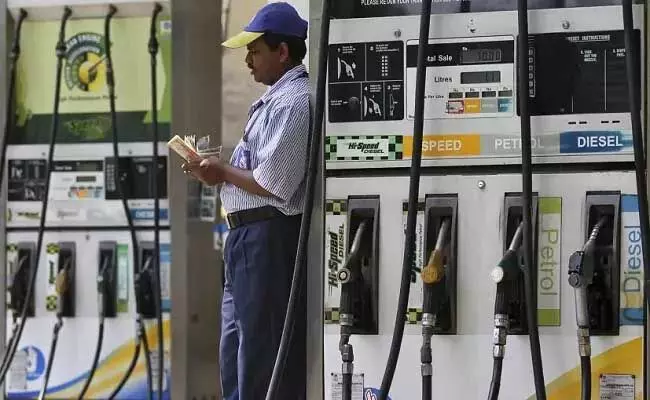 Petrol and Diesel Prices : మళ్ళీ పెరిగిన పెట్రోల్, డీజిల్ ధరలు..
