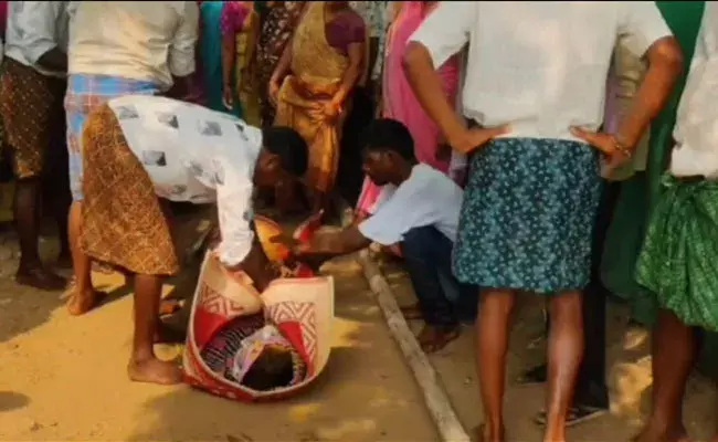 West Godavari: యువతిపై సర్పంచ్ కుమారుడు అత్యాచారయత్నం.. ఆపై హత్య.. West Godavari: యువతిపై సర్పంచ్ కుమారుడు అత్యాచారయత్నం.. ఆపై హత్య..