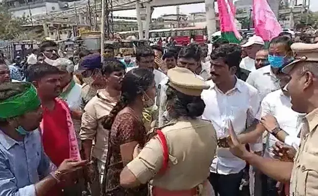 Uppal: మాజీ మేయర్‌ బొంతు రామ్మోహన్‌‌పై మహిళ ఫైర్.. తీవ్ర ఇబ్బందులు పడుతున్నామంటూ..