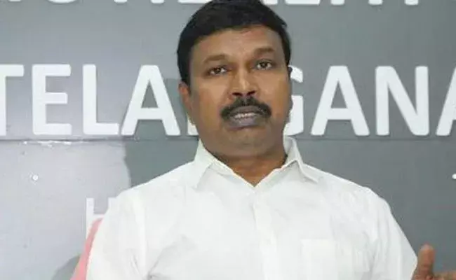 DH Srinivasa Rao: తెలంగాణ పబ్లిక్ హెల్త్ డైరెక్టర్ శ్రీనివాసరావు పూజలపై వివాదం.. DH Srinivasa Rao: తెలంగాణ పబ్లిక్ హెల్త్ డైరెక్టర్ శ్రీనివాసరావు పూజలపై వివాదం..