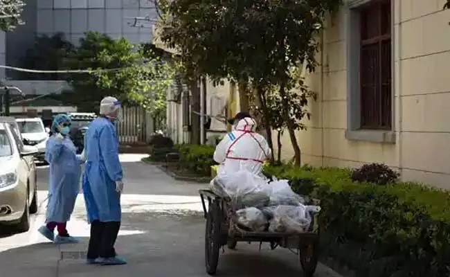 Coronavirus In China : కరోనాతో విలవిలలాడుతున్న చైనా.. రికార్డు స్థాయిలో కేసులు Coronavirus In China : కరోనాతో విలవిలలాడుతున్న చైనా.. రికార్డు స్థాయిలో కేసులు