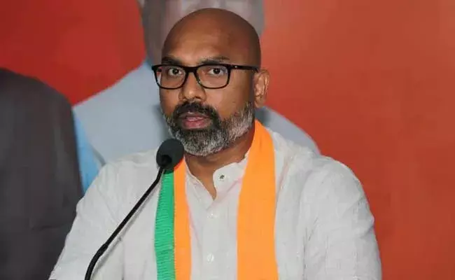 MP Arvind :  రైతుల కోసం నీ కాళ్ళు మొక్కమంటే మొక్కుత.. కేసీఆర్ పై ఎంపీ అర్వింద్ MP Arvind :  రైతుల కోసం నీ కాళ్ళు మొక్కమంటే మొక్కుత.. కేసీఆర్ పై ఎంపీ అర్వింద్