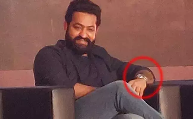 NTR watch : ఎన్టీఆర్ ధరించిన ఈ వాచ్ ధరెంతో తెలుసా? NTR watch : ఎన్టీఆర్ ధరించిన ఈ వాచ్ ధరెంతో తెలుసా?