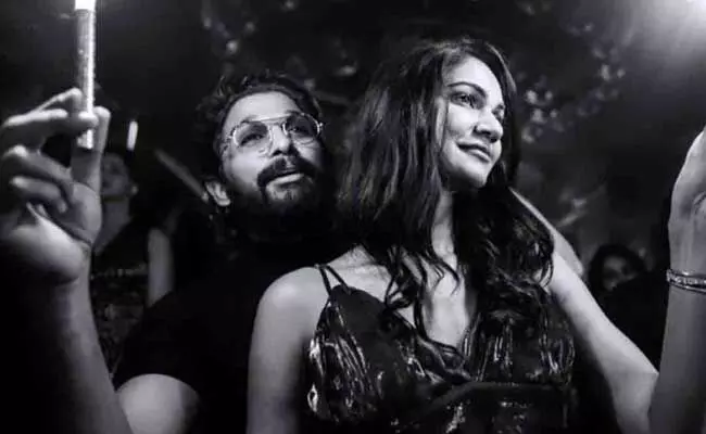Allu Arjun : వైఫ్తో కలిసి సెర్బియాలో అల్లు అర్జున్ గ్రాండ్గా బర్త్డే పార్టీ.. ! Allu Arjun : వైఫ్తో కలిసి సెర్బియాలో అల్లు అర్జున్ గ్రాండ్గా బర్త్డే పార్టీ.. !