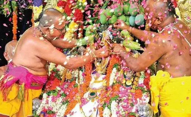 Bhadrachalam: రెండేళ్ల తర్వాత భద్రాద్రిలో సీతారాముల కళ్యాణం.. అంచనాలకు మించిన భక్తుల హాజరు..