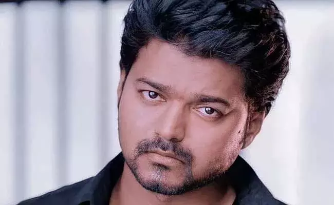 Vijay : ఆ హీరో లేకపోతే విజయ్ ఇండస్ట్రీకి వచ్చేవాడే కాదట..! Vijay : ఆ హీరో లేకపోతే విజయ్ ఇండస్ట్రీకి వచ్చేవాడే కాదట..!