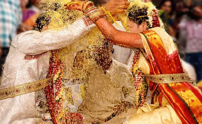 Marriage Muhurtam: పెళ్లికి వేళాయే.. మూడుముళ్లకు ముహూర్తాలు..