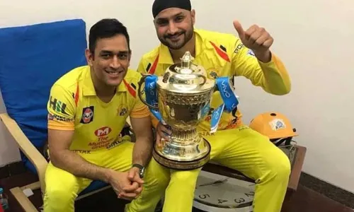 Harbhajan Singh : ఆ క్రెడిట్ ధోనికి ఇస్తే.. మిగతా వాళ్ళు లస్సీ తాగడానికి వెళ్ళారా? : హర్భజన్ Harbhajan Singh : ఆ క్రెడిట్ ధోనికి ఇస్తే.. మిగతా వాళ్ళు లస్సీ తాగడానికి వెళ్ళారా? : హర్భజన్