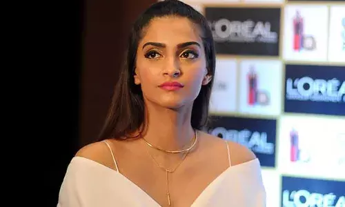 Sonam Kapoor : సోనమ్ ఇంట్లో దొంగతనం.. నర్సు, ఆమె భర్త అరెస్ట్ ..! Sonam Kapoor : సోనమ్ ఇంట్లో దొంగతనం.. నర్సు, ఆమె భర్త అరెస్ట్ ..!