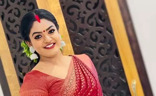 Premi Viswanath Jobs: నిరుద్యోగులకు వంటలక్క బంపర్ ఆఫర్..కానీ కండిషన్స్ అప్లయ్..! Premi Viswanath Jobs: నిరుద్యోగులకు వంటలక్క బంపర్ ఆఫర్..కానీ కండిషన్స్ అప్లయ్..!