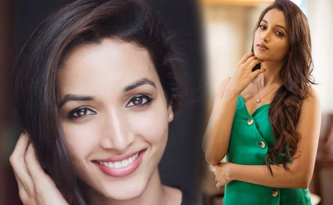 Srinidhi Shetty: 'కేజీఎఫ్' హీరోయిన్ స్టార్ హీరో మూవీలో ఛాన్స్ కొట్టేసిందిగా..!