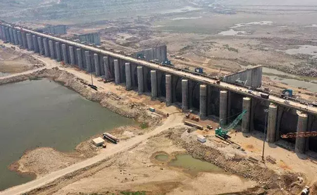 Polavaram Project: పోలవరం ప్రాజెక్ట్ పూర్తిగా నిర్మిస్తారా? బ్యారేజ్ స్థాయికే వదిలేస్తారా? Polavaram Project: పోలవరం ప్రాజెక్ట్ పూర్తిగా నిర్మిస్తారా? బ్యారేజ్ స్థాయికే వదిలేస్తారా?