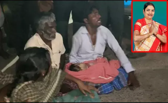 Anantapur: అనంతపురం జిల్లాలో విషాదం.. చిన్నారి ప్రాణం తీసిన మంత్రి స్వాగతసంబరాలు.. Anantapur: అనంతపురం జిల్లాలో విషాదం.. చిన్నారి ప్రాణం తీసిన మంత్రి స్వాగతసంబరాలు..