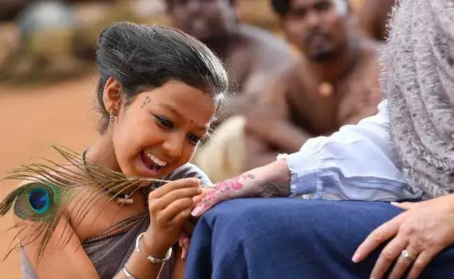 RRR Movie:  RRR నుంచి కొమ్మ ఉయ్యాల్లో పాట వచ్చేసిందోచ్..! RRR Movie:  RRR నుంచి కొమ్మ ఉయ్యాల్లో పాట వచ్చేసిందోచ్..!