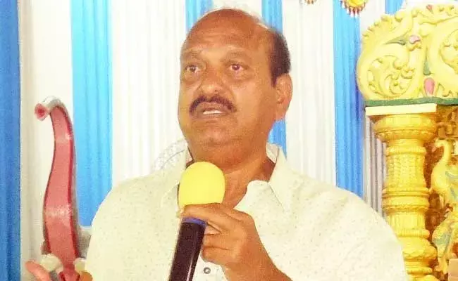 పెన్షన్ ఇప్పిస్తే మీ ఇంటికి వచ్చి సన్మానం చేస్తా.. ఉషా శ్రీచరణ్ వ్యాఖ్యలకు జేసీ కౌంటర్ పెన్షన్ ఇప్పిస్తే మీ ఇంటికి వచ్చి సన్మానం చేస్తా.. ఉషా శ్రీచరణ్ వ్యాఖ్యలకు జేసీ కౌంటర్