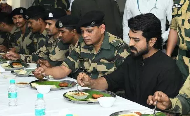 Ram charan Tej :  ఖాసా సరిహద్దుల్లో చరణ్.. వారితో కలిసి భోజనం..!