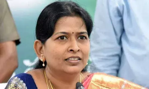 Taneti Vanitha : విజయవాడ అత్యాచార ఘటనలో నిందితులను కఠినంగా శిక్షిస్తాం : హోంమంత్రి వనిత Taneti Vanitha : విజయవాడ అత్యాచార ఘటనలో నిందితులను కఠినంగా శిక్షిస్తాం : హోంమంత్రి వనిత