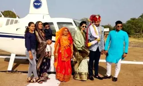 Madhya Pradesh : కొత్త కోడలు కోసం హెలికాప్టర్‌ను అద్దెకు తీసుకున్న రైతు..!