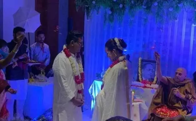 Tina Dabi wedding : రెండో పెళ్లి చేసుకున్న IAS టాపర్ టీనా దాబీ..! Tina Dabi wedding : రెండో పెళ్లి చేసుకున్న IAS టాపర్ టీనా దాబీ..!
