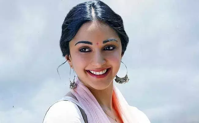 Kiara Advani :  బాలీవుడ్లో మరో  బ్రేకప్.. ప్రియుడికి గుడ్బై చెప్పిన కియారా..! Kiara Advani :  బాలీవుడ్లో మరో  బ్రేకప్.. ప్రియుడికి గుడ్బై చెప్పిన కియారా..!