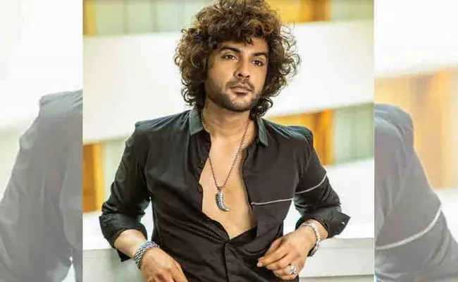 Siddhu Jonnalagadda: సిద్ధు యాటిట్యూడ్ మారిపోయిందా..? హీరోతో డైరెక్టర్ ఇబ్బందులు..? Siddhu Jonnalagadda: సిద్ధు యాటిట్యూడ్ మారిపోయిందా..? హీరోతో డైరెక్టర్ ఇబ్బందులు..?